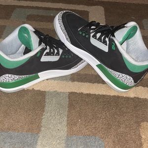 Jordan pine green 3s